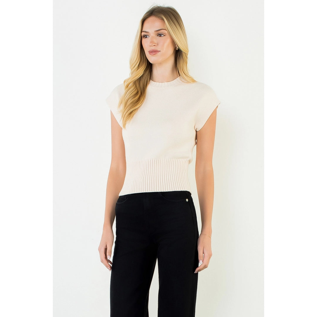 SLEEVELESS SWEATER TOP