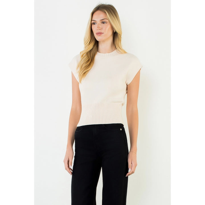 SLEEVELESS SWEATER TOP