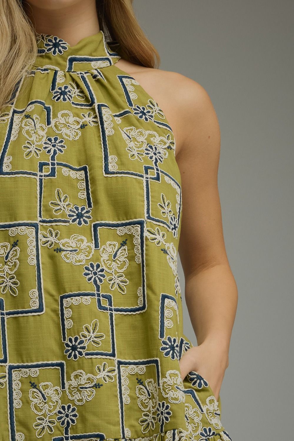 EMBROIDERED GEOMETRIC FLORAL PATTERN MINI DRESS