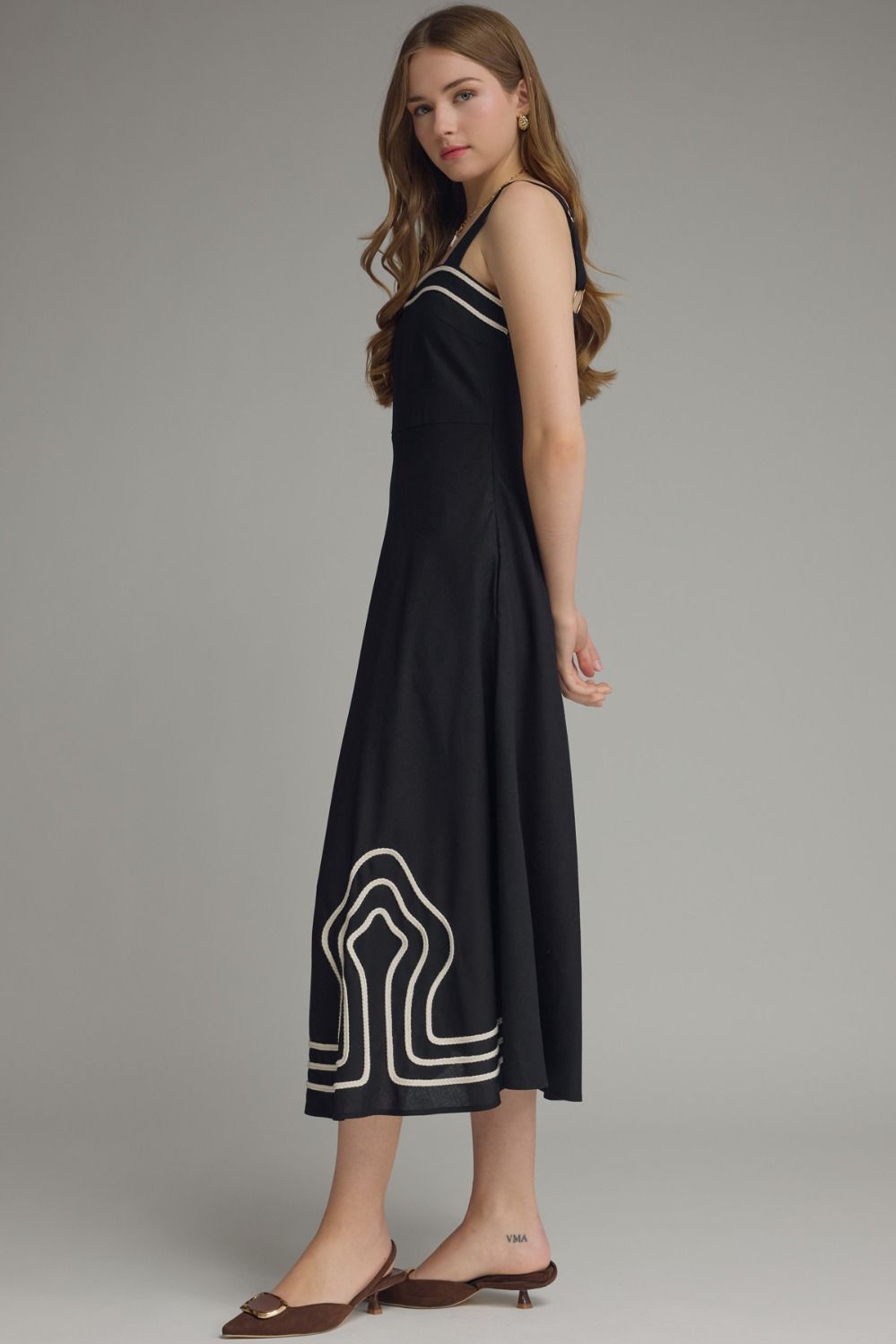 SOLID SQUARE NECK SLEEVELESS MIDI DRESS