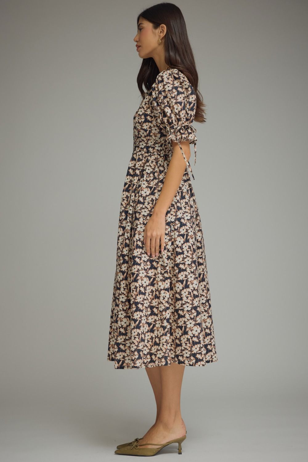 FLORAL PRINT SHORT PUFF SLEEVE MIDI DRESS