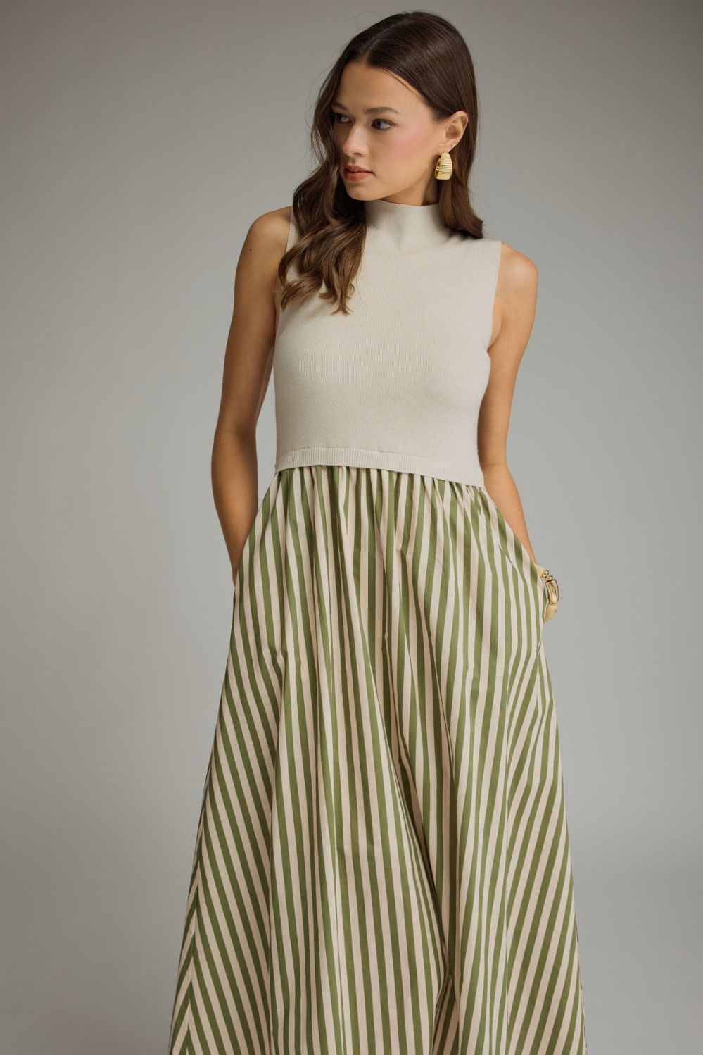 SOLID MOCK NECK SLEEVELESS MIDI DRESS