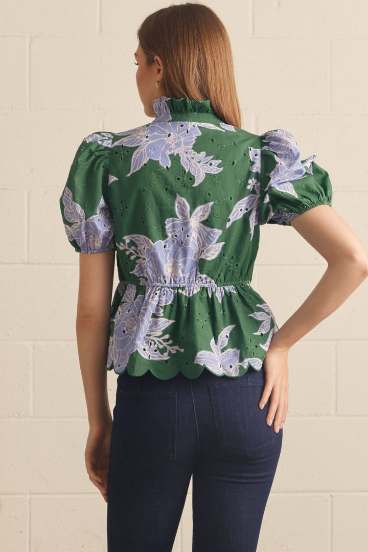 FLORAL EYELET SHORT PUFF SLEEVE TOP