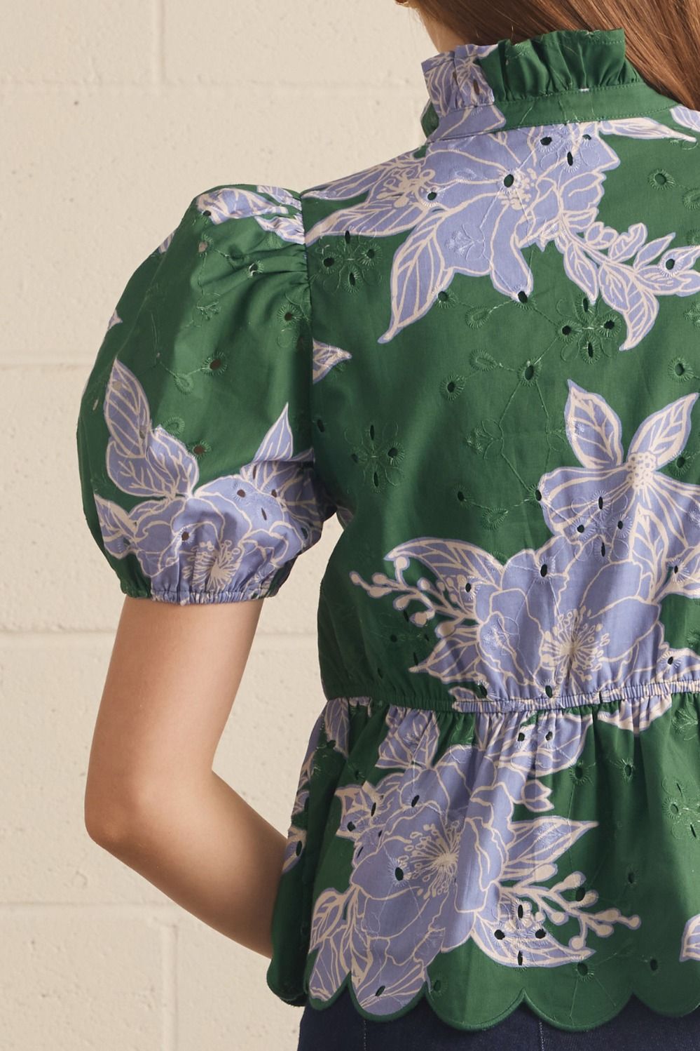 FLORAL EYELET SHORT PUFF SLEEVE TOP