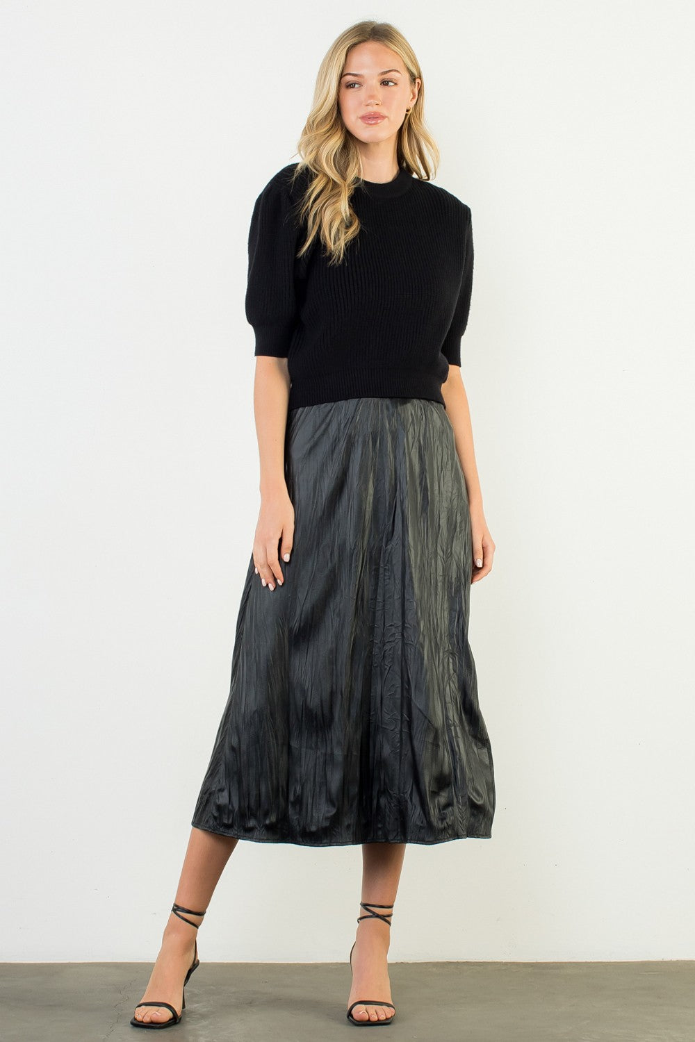 SHORT SLEEVE KNIT TOP