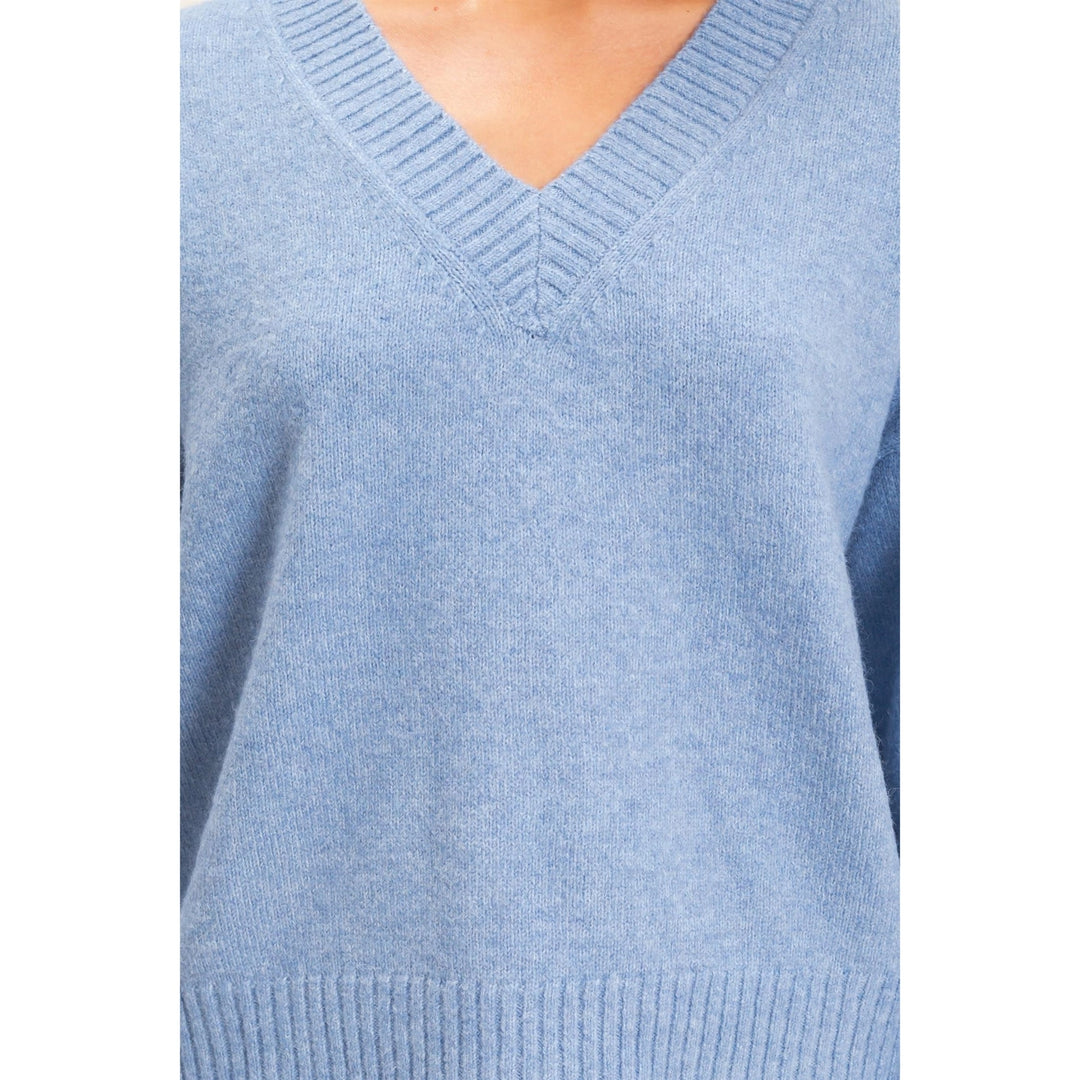 V-NECK RELAXED FIT SWEATER