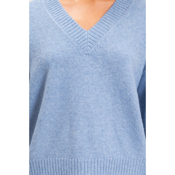 V-NECK RELAXED FIT SWEATER
