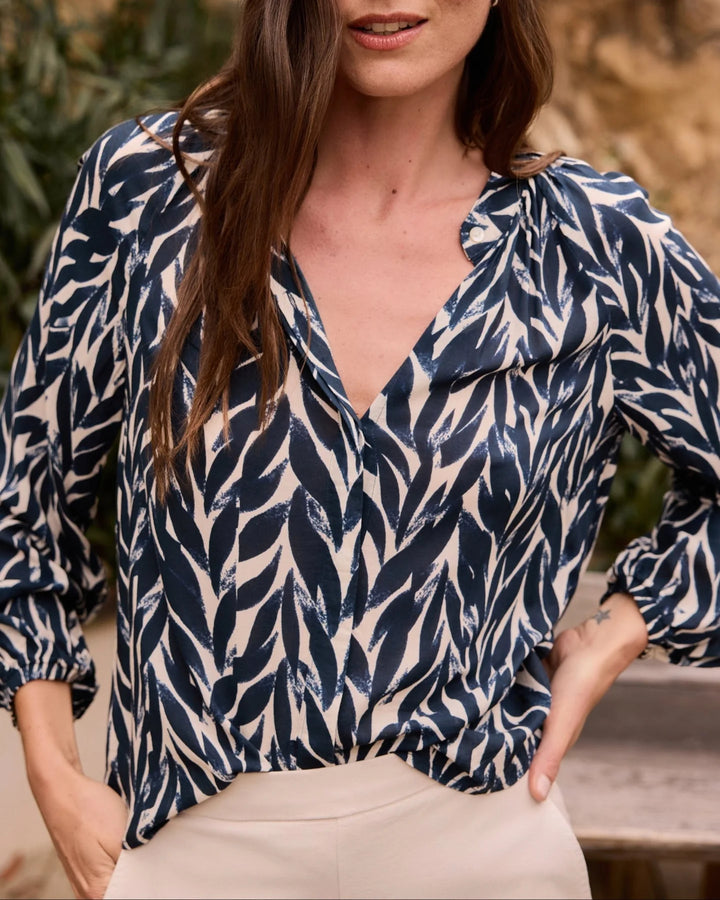 LONG SLEEVE SHIRRED RAGLAN SHIRT