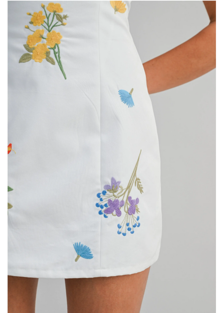 FLORAL EMBROIDERED MINI TUBE DRESS