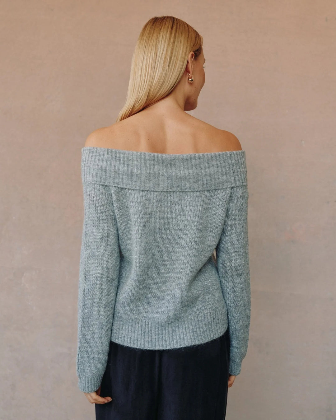OFF SHOULDER SWEATER