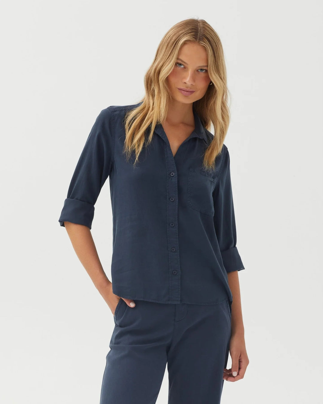 SHIRT TAIL BUTTON DOWN