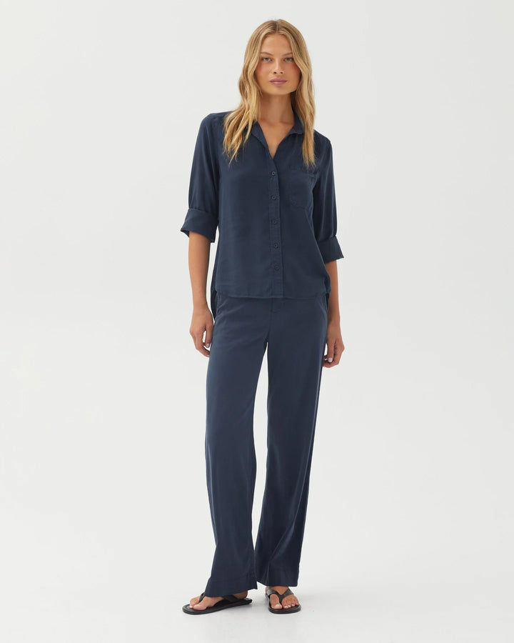 SHIRT TAIL BUTTON DOWN
