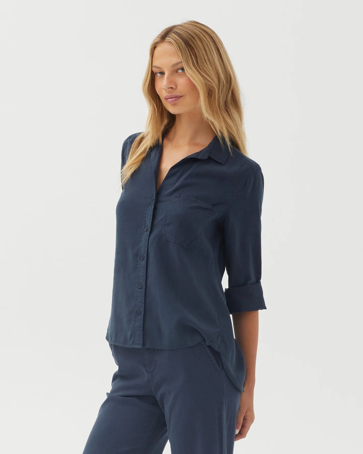 SHIRT TAIL BUTTON DOWN