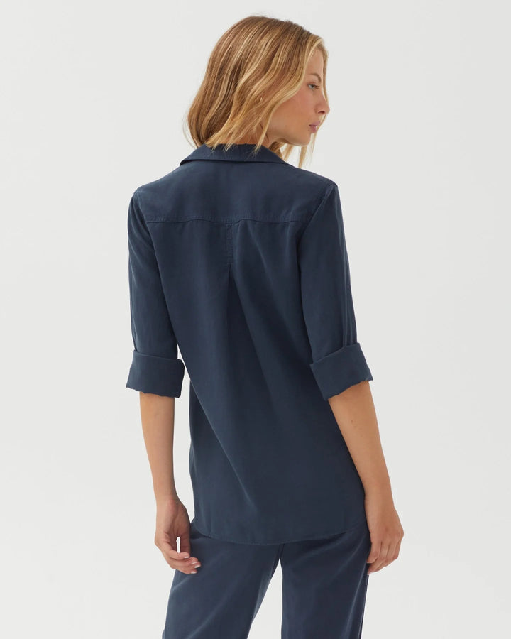 SHIRT TAIL BUTTON DOWN