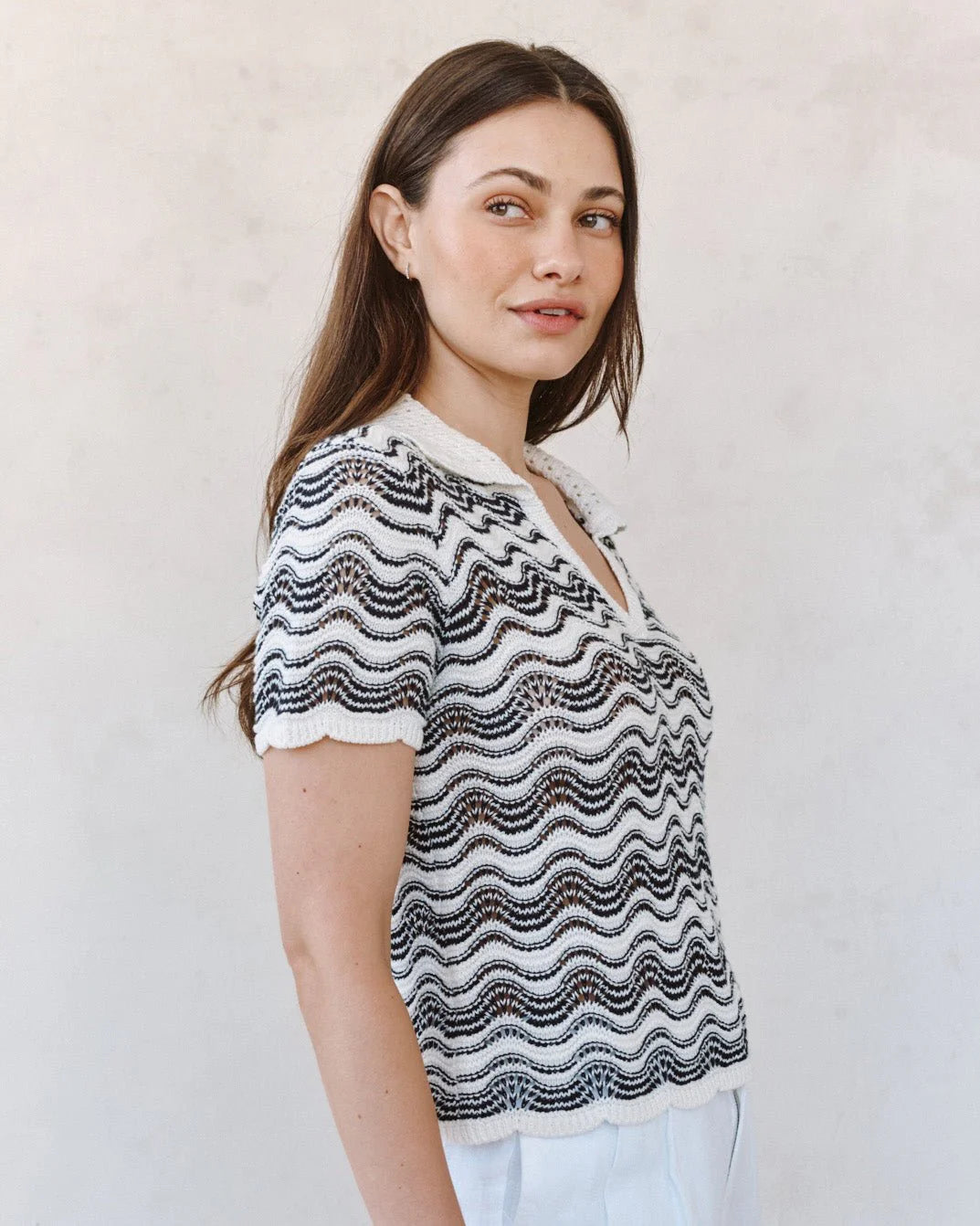 SHORT SLEEVE COLLAR SWEATER