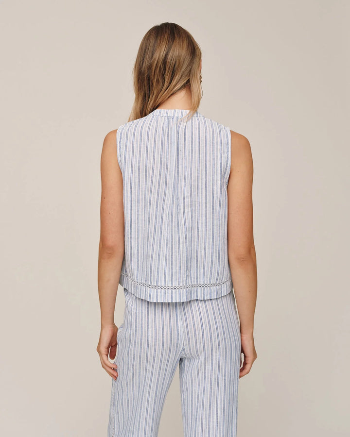 SLEEVELESS BUTTON FRONT