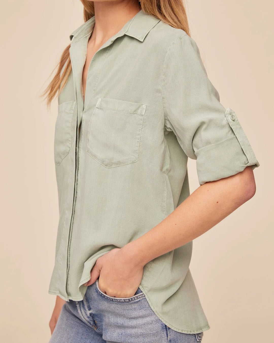SPLIT BACK BUTTON DOWN