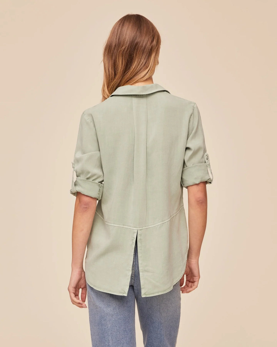 SPLIT BACK BUTTON DOWN