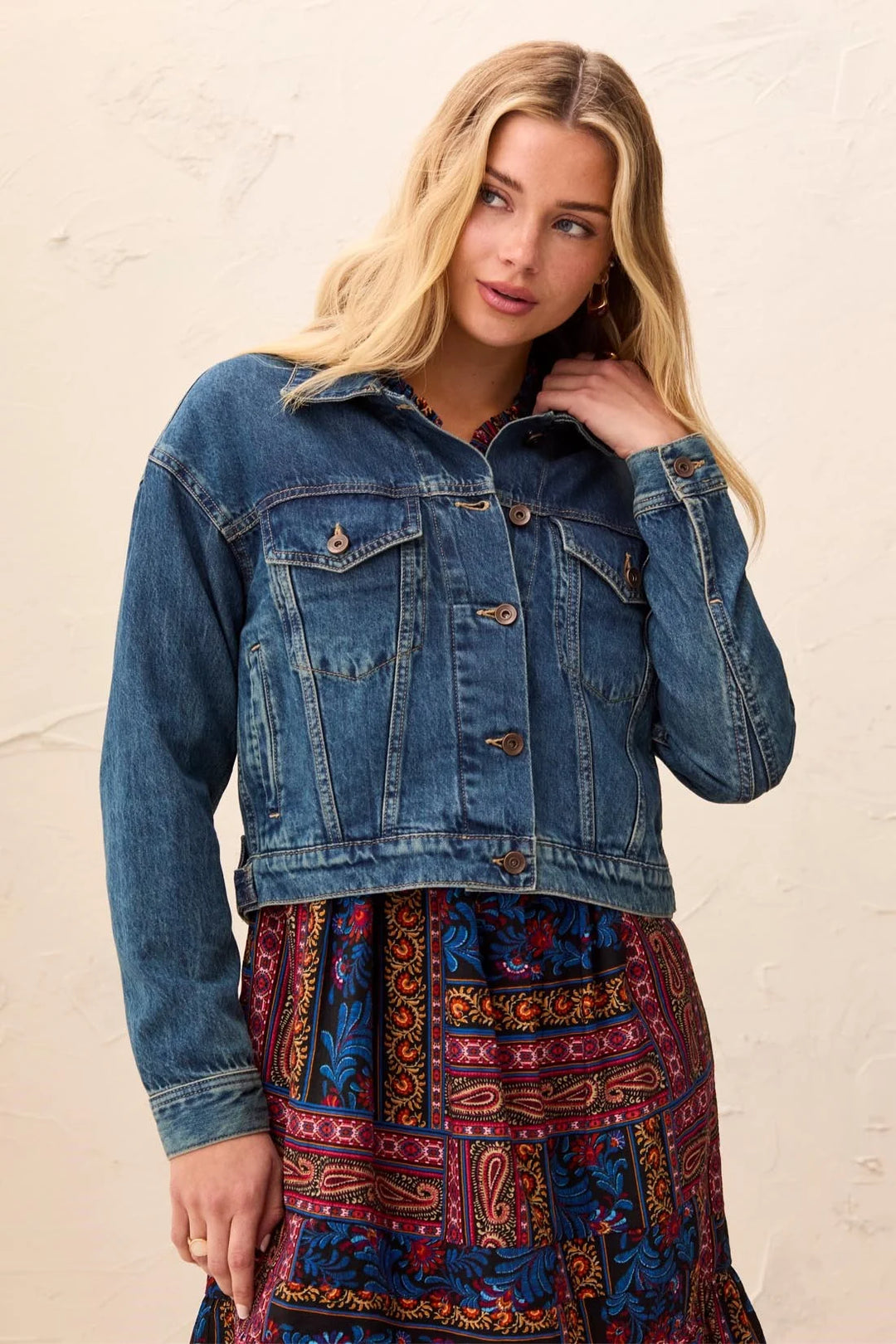 CASUAL CROPPED DENIM JACKET