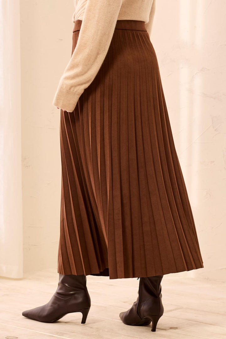 PULL ON PLEATED SKIRT