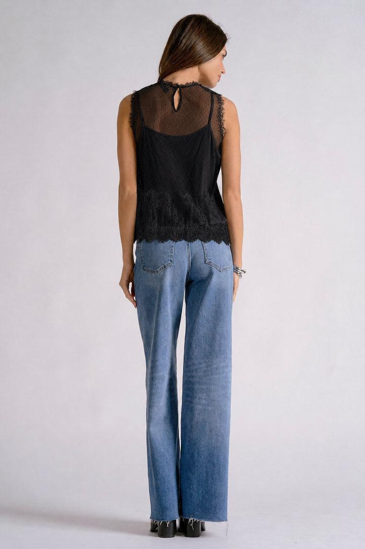 CREWNECK FRONT LACE TOP