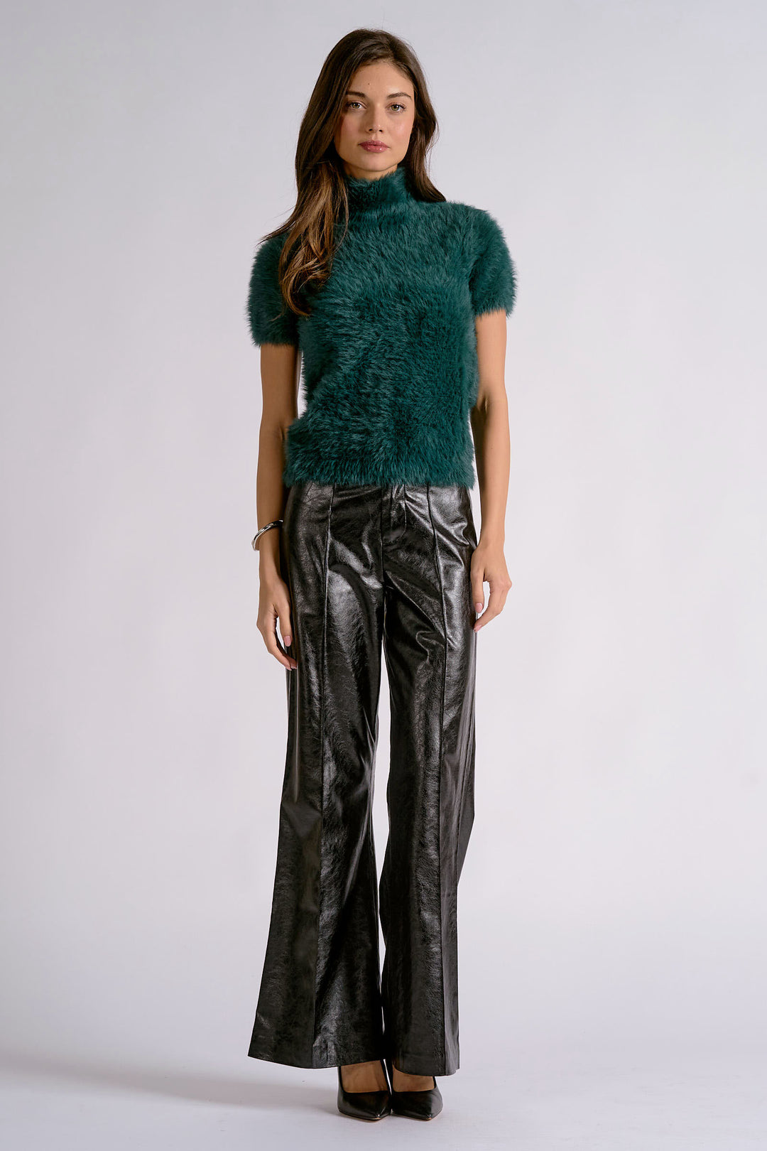 SHORT SLEEVE SWEATER TOP