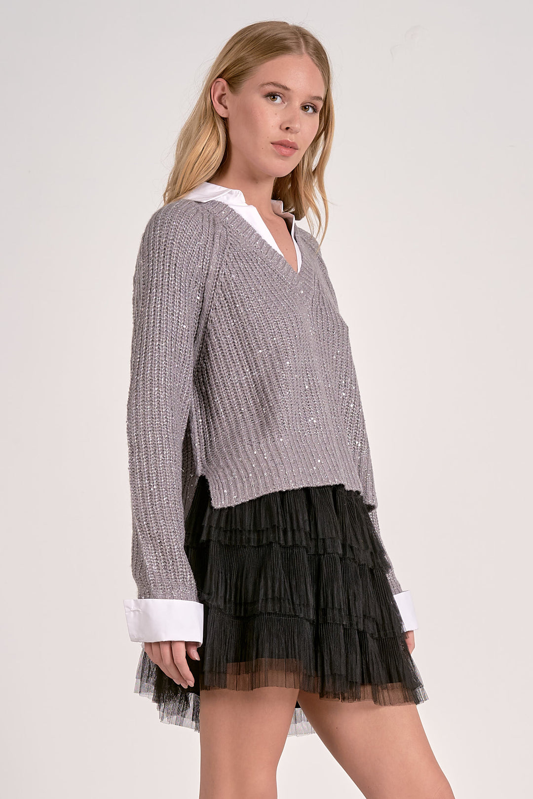 V NECK COLLAR SWEATER