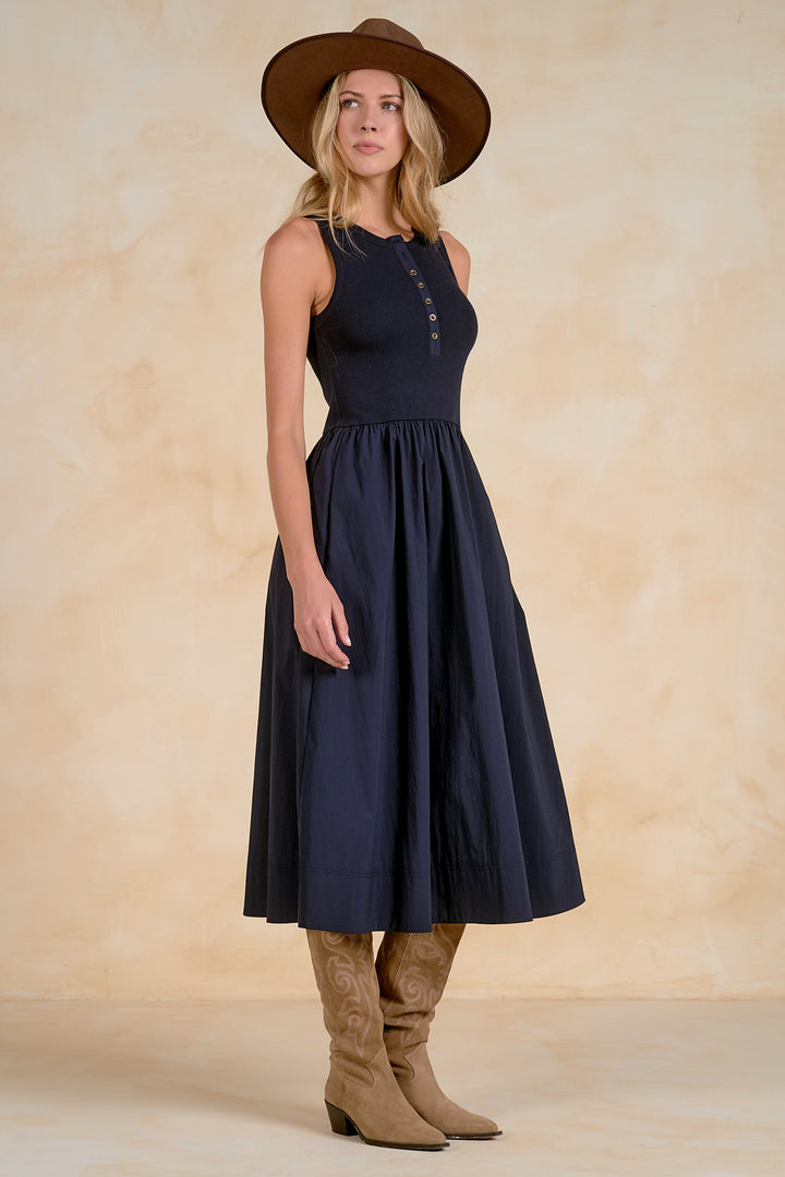 SLEEVELESS DRESS