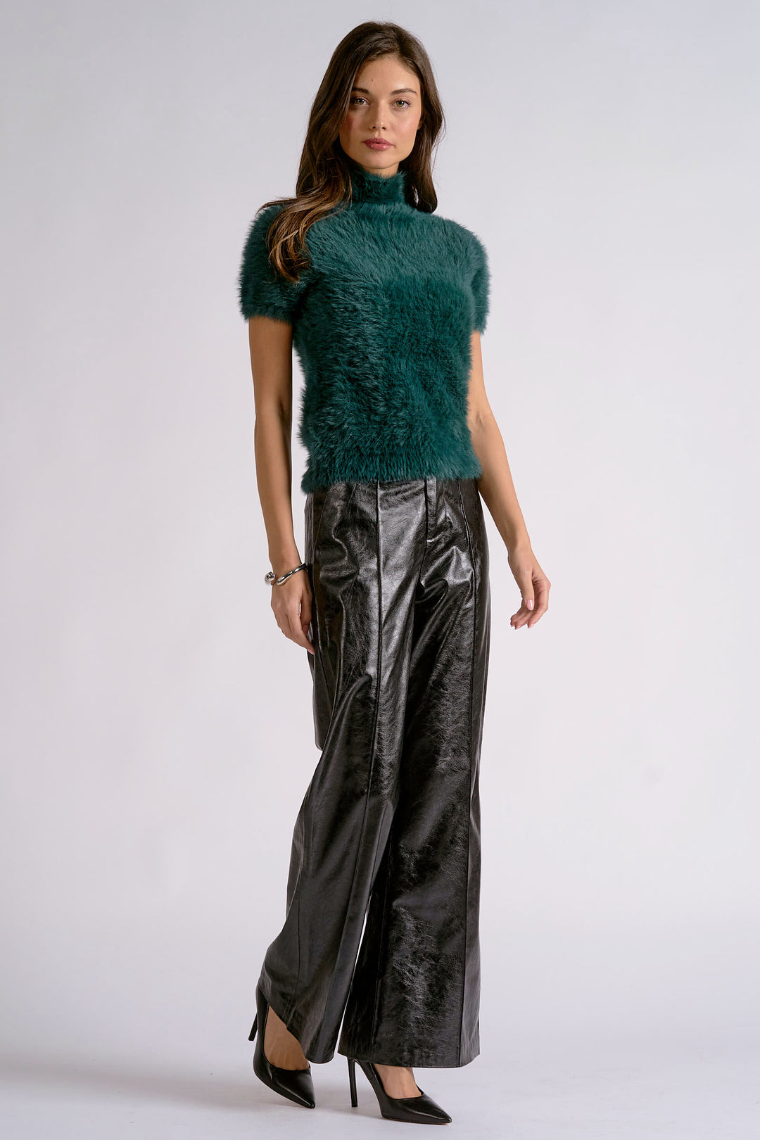 SHORT SLEEVE SWEATER TOP