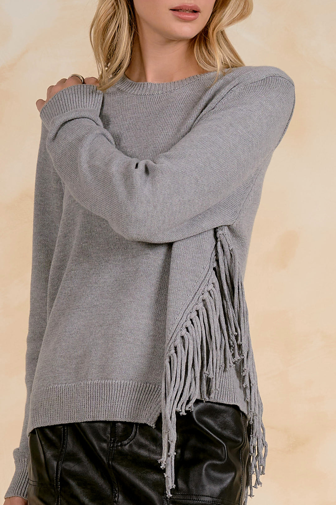 CREWNECK FRINGE SWEATER
