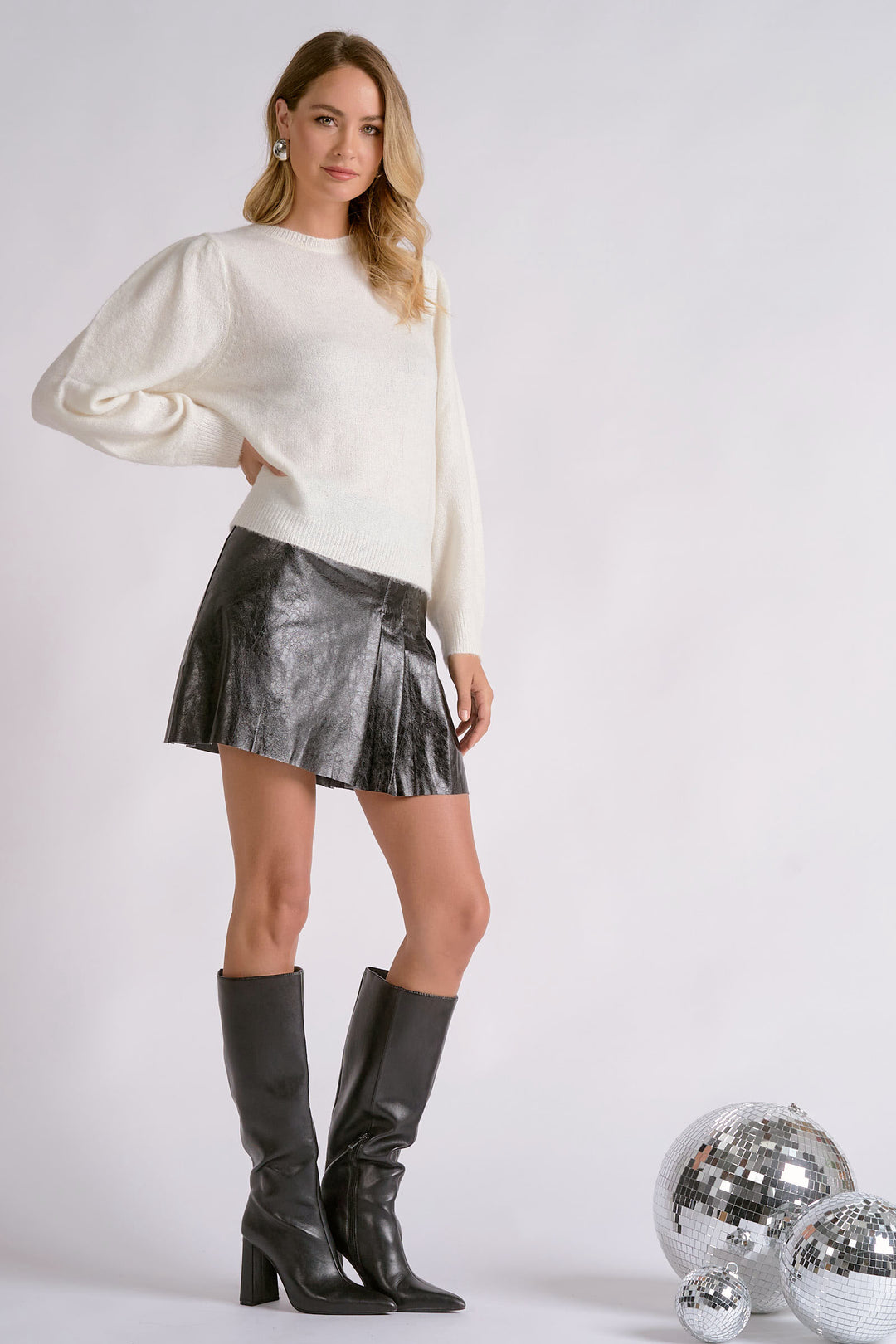 CREWNECK SWEATER