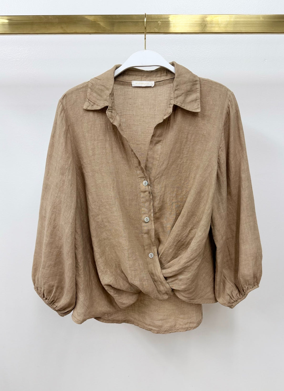 FRONT TWIST HEM HENLEY TOP